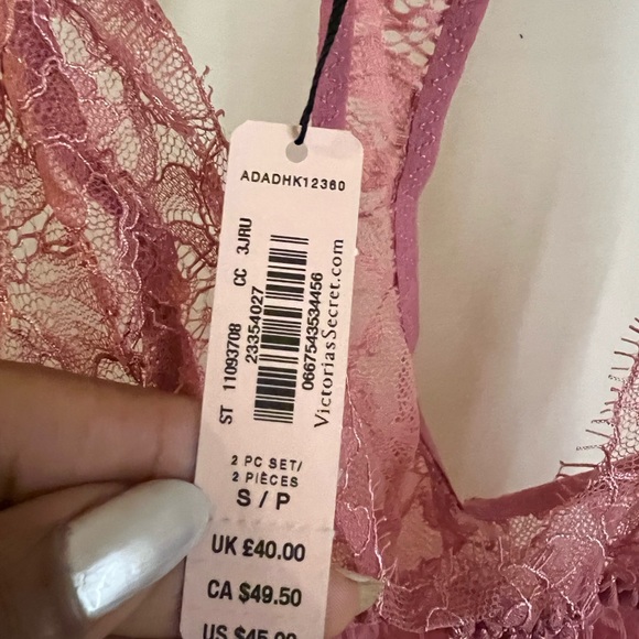 Dark pink VS lace lingerie / pajamas - Picture 3 of 3